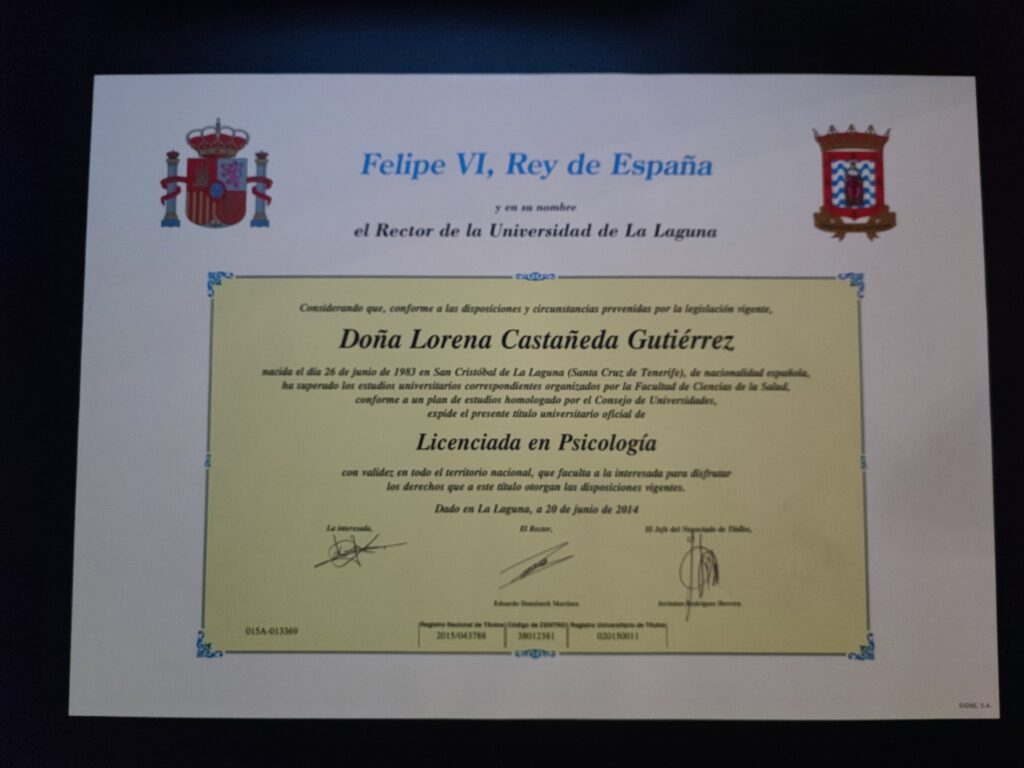 Título licenciada psicóloga Lorena Castañeda Gutiérrez